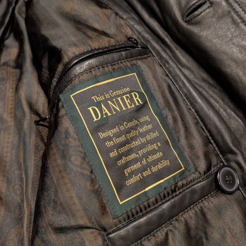 Vintage Danier Men's Black Leather Jacket - Picture 4 of 6
